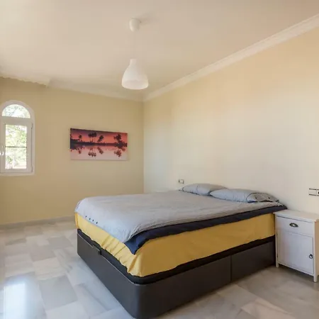 Downtown Seaview Apartment